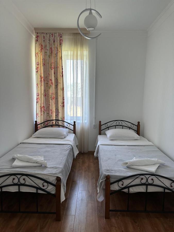Leila'S Guest House Joqolo エクステリア 写真